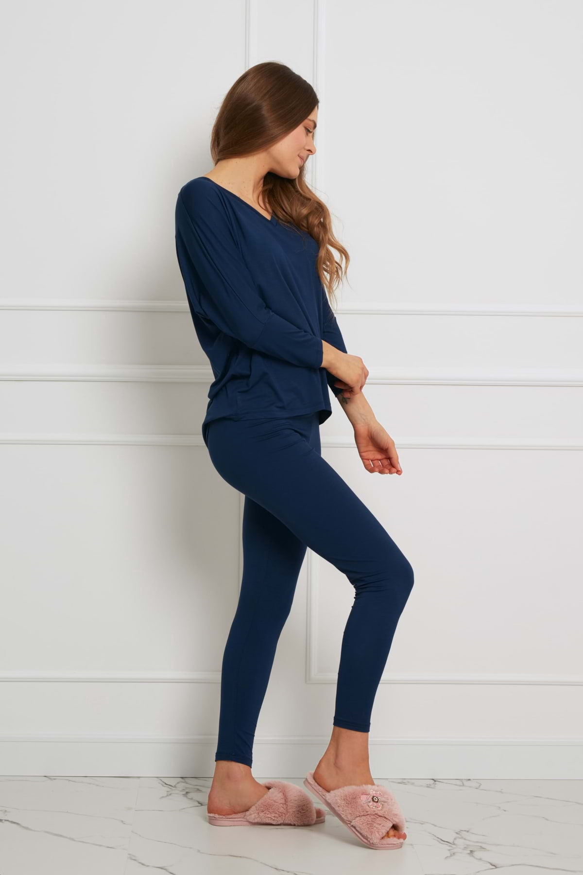 H28_03_loungewear-wiskozowy-komplet-z-legginsami-granatowy-na-co-dzien.jpg