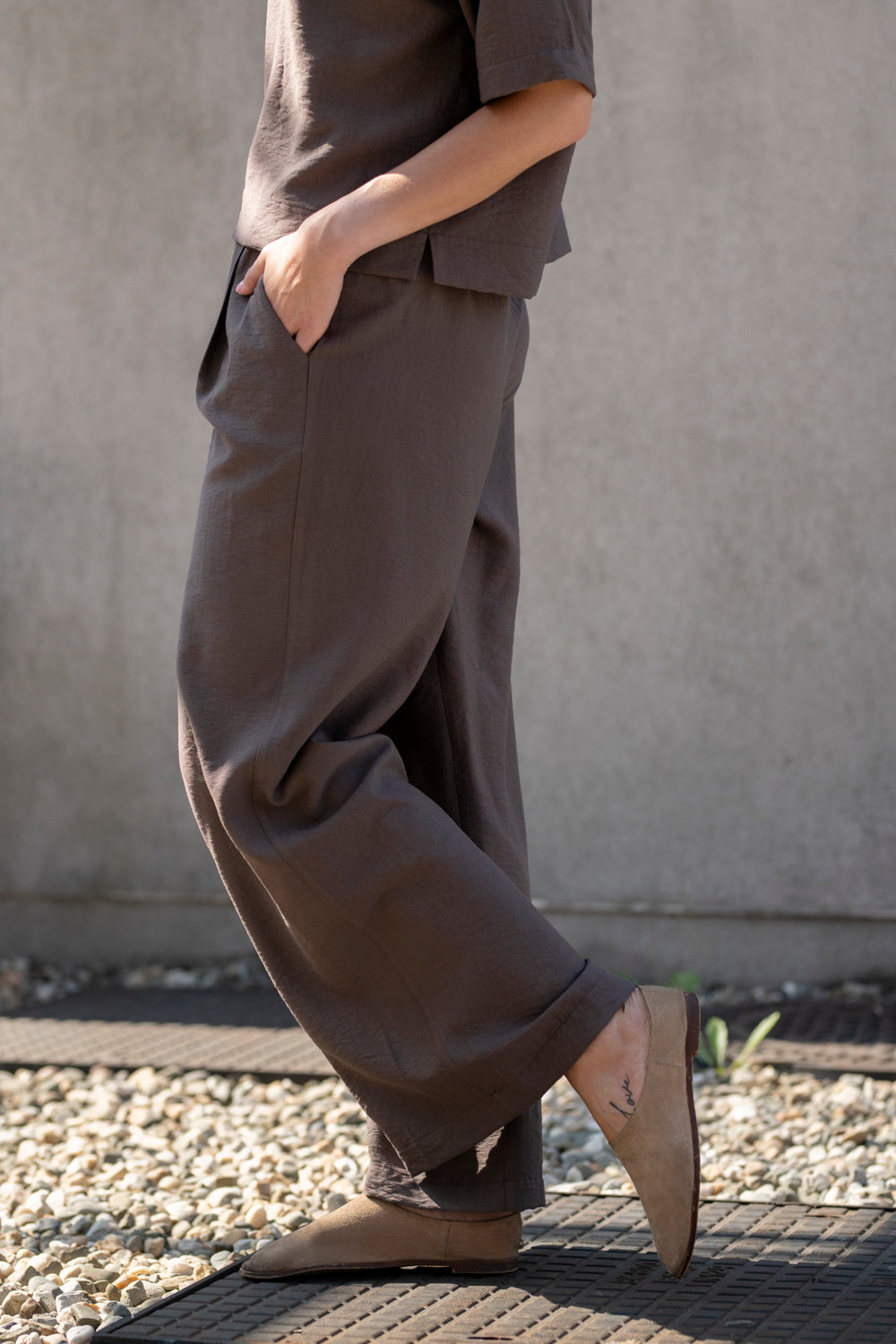 echo-spodnie-kakao-wiskozowe-z-szerokimi-nogawkami.jpg