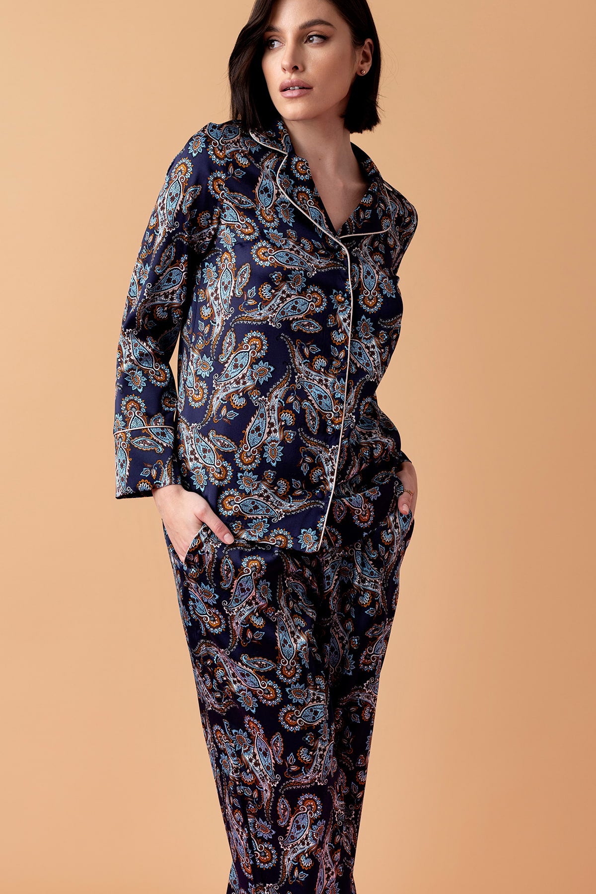 lullaby-dluga-jedwabna-pizama-gleboki-granat-wzor-paisley.jpg